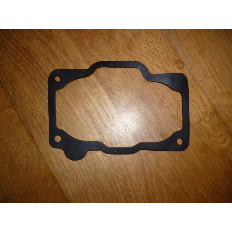 2 Joints entre carburateur et cache sup du filtre a air