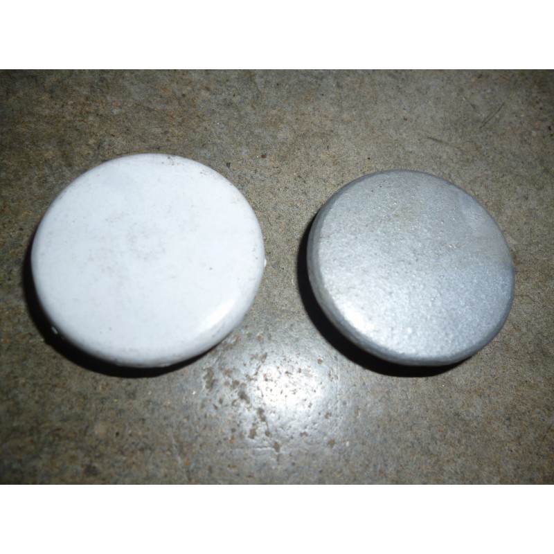 Cache de pion de hayon blanc Courrege