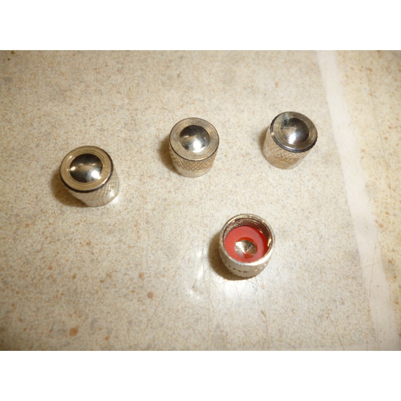 4 bouchons de valves en métal 
