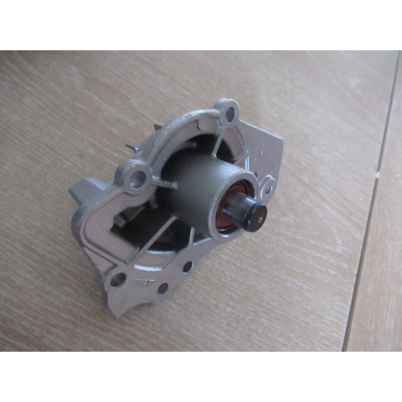 Pompe  a eau sans galet  205 t16