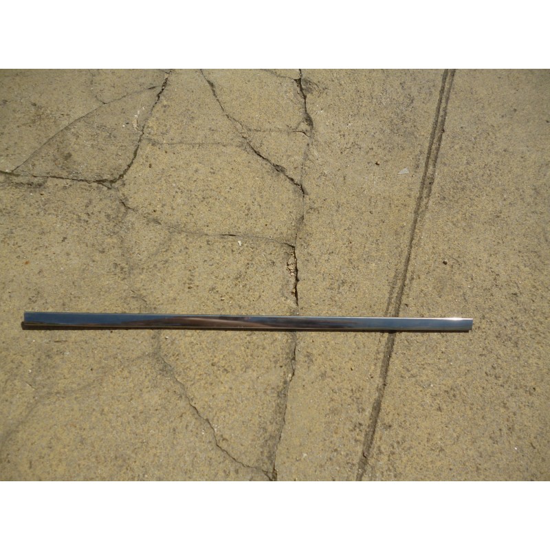 Enjoliveur sup  custode chromé s1