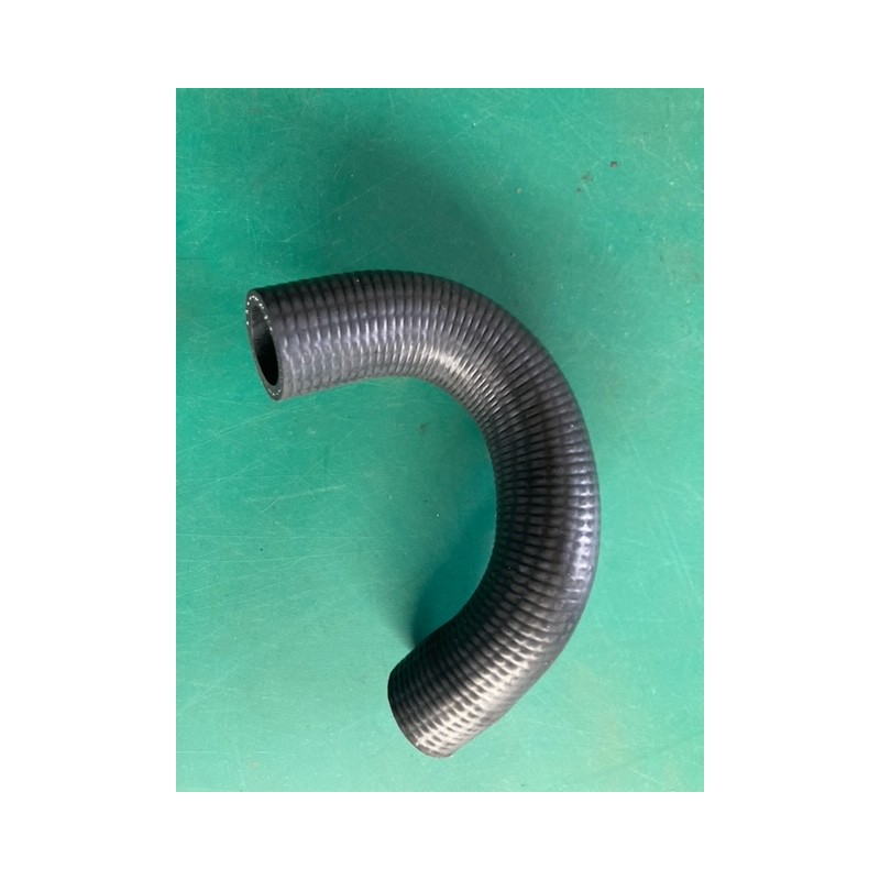 Durite sup entre pompe a eau et tube de liaison Murena 2.2 et S