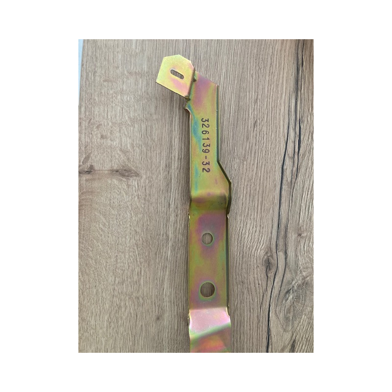 Ferrure de pare chocs avant gauche Murena