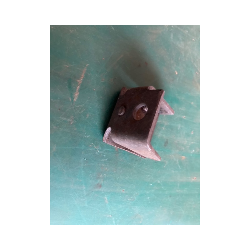 Equerre sur support moteur Bagheera avant 77