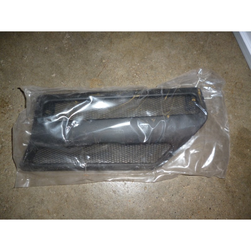 Grille extracteur d'air gauche 79