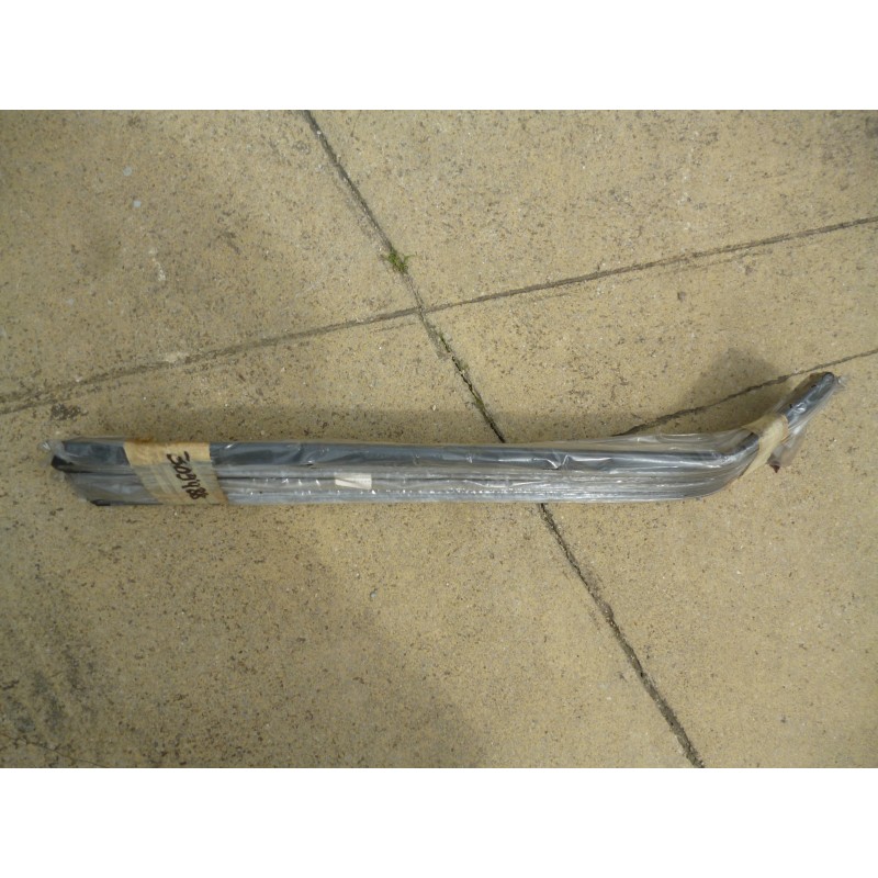 Enjoliveur jet d'eau av droit noir